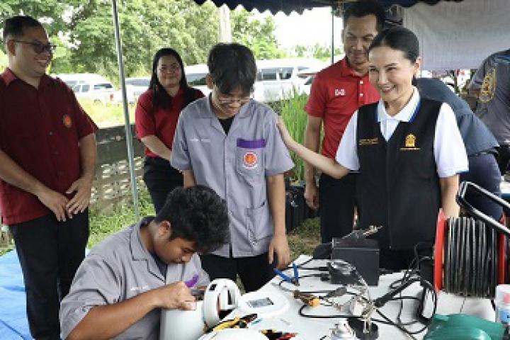 “รมว.นฤมล”นำ ศธ.ลงพื้นที่ จ.พิจิตร ตรวจ รร.ถูกน้ำท่วม ตั้งศูนย์ Fix It Center