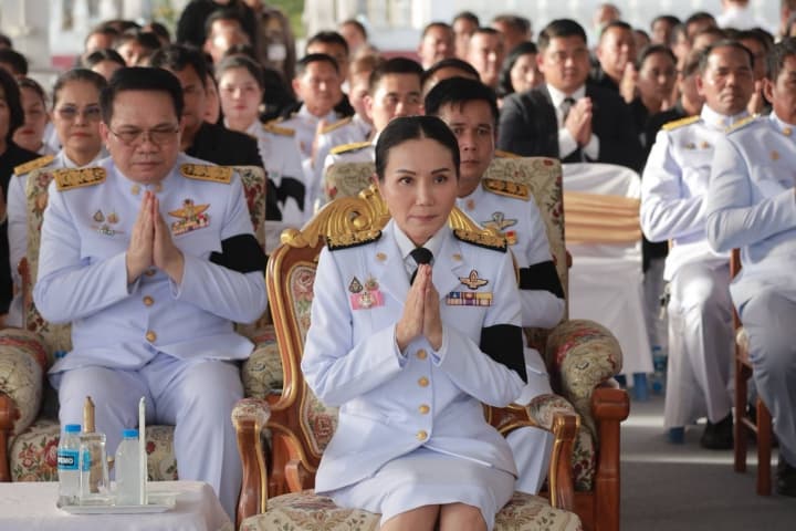 รมว.นฤมล เป็นประธานพิธีพระราชทานน้ำหลวงอาบศพ“ผอ.ศศิพัชร”สดุดีวีรกรรมเอาชีวิตเข้าแลกปกป้องนักเรียน