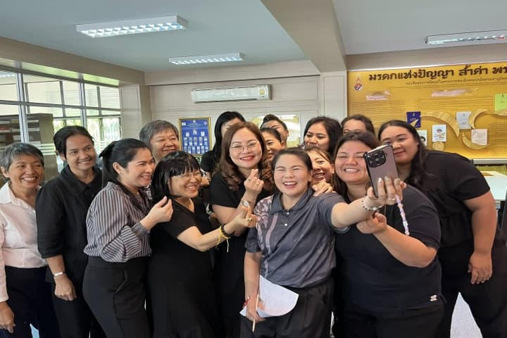 อธิบดี เกศทิพย์ เยี่ยมชมห้องสมุดประชาชนอำเภอเมือง จังหวัดสระบุรี พร้อมชื่นชมและให้กำลังใจทีมงาน สกร.
