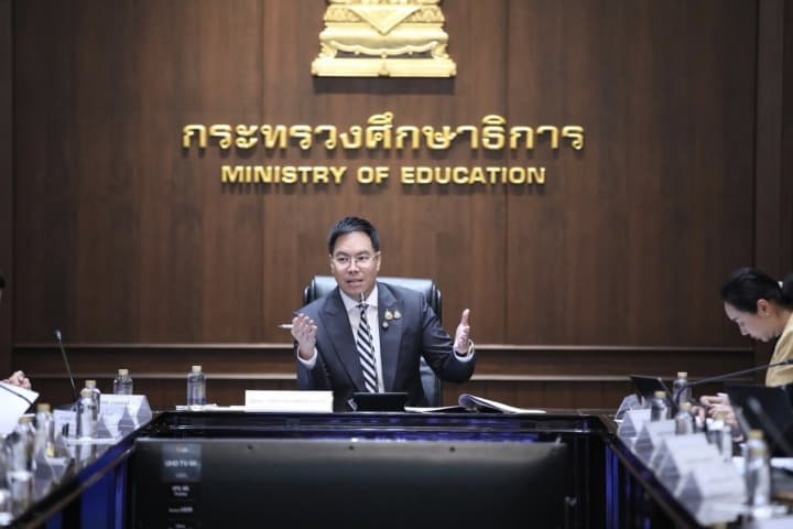 ศธ. เดินหน้าลดภาระครู จ่อทบทวน-ยุติโครงการใหญ่ แถลงชัด 27 พฤษภาคม นี้