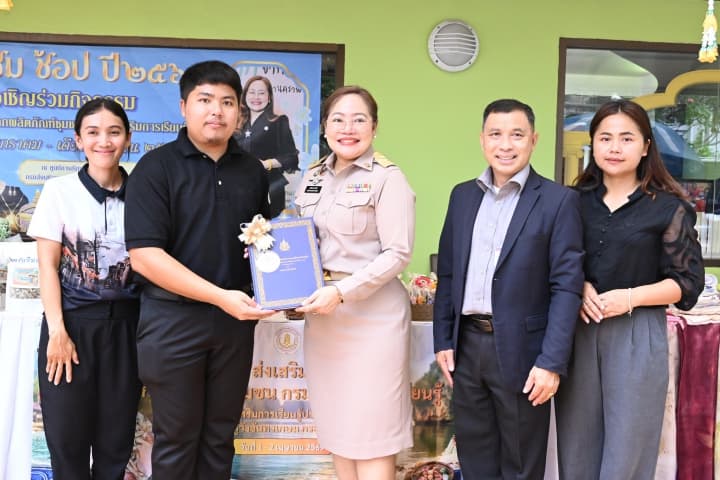 อธิบดี สกร. เยี่ยมให้กำลังใจและอุดหนุนผลิตภัณฑ์ชุมชนพังงา”