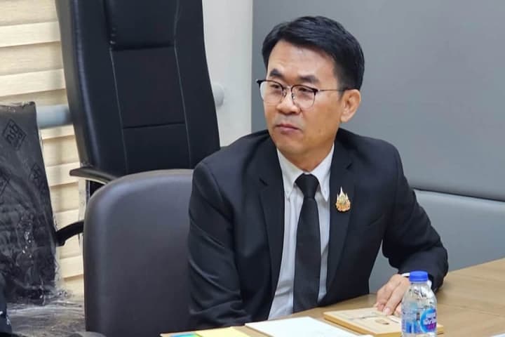 สกร. ร่วมประชุม School Bright แก้ปัญหาเด็กนอกระบบการศึกษา