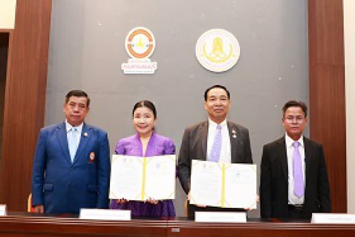 สกร. ผนึกกำลัง มหาวิทยาลัยกรุงเทพธนบุรีสร้างองค์ความรู้  ส่งเสริมการศึกษาการมีงานทำแก่นักเรียน นักศึกษา และบุคลากรในสังกัด