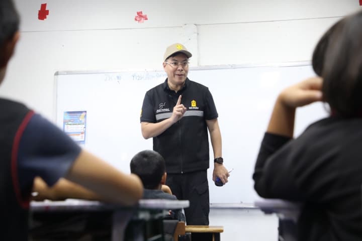 "อัครนันท์” ขึ้นดอย รับฟังปัญหาครู-นักเรียนชายขอบ เร่งลดเหลื่อมล้ำการศึกษา