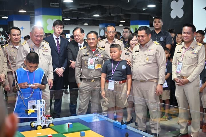 องคมนตรี เปิด “มหกรรมหุ่นยนต์อาชีวศึกษา ระดับชาติ 2569” รวมสุดยอดเยาวชนอาชีวะ 152 ทีม