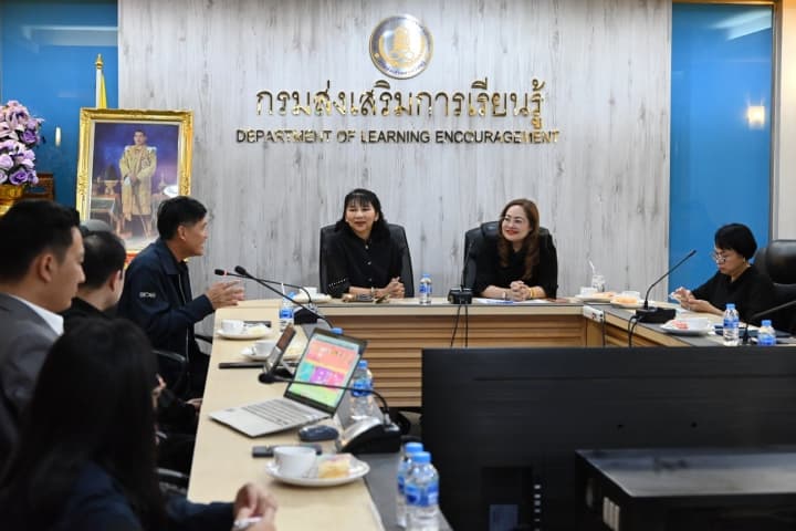 สกร. ผนึก DE เดินหน้า “e-Office บน GDCC” พลิกโฉมระบบงานรัฐสู่ดิจิทัลเต็มรูปแบบ เชื่อมโยงทั้งประเทศ