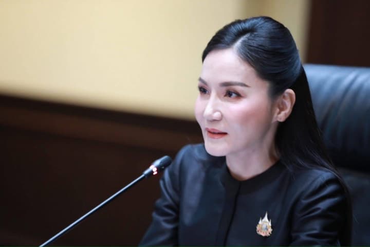 “รมว.นฤมล”ร่วมพิธีพระราชทานน้ำหลวงอาบศพ “ผอ.ศศิพัชร” พร้อมให้กำลังใจ ครู-นักเรียน