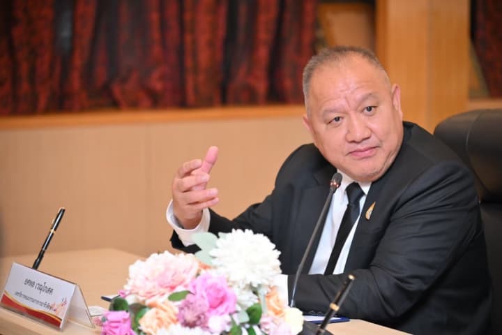 เลขาธิการ กอศ. สั่งตรวจสอบเข้ม กรณีใช้รถราชการไม่เหมาะสม กำชับชี้แจงใน 15 วัน