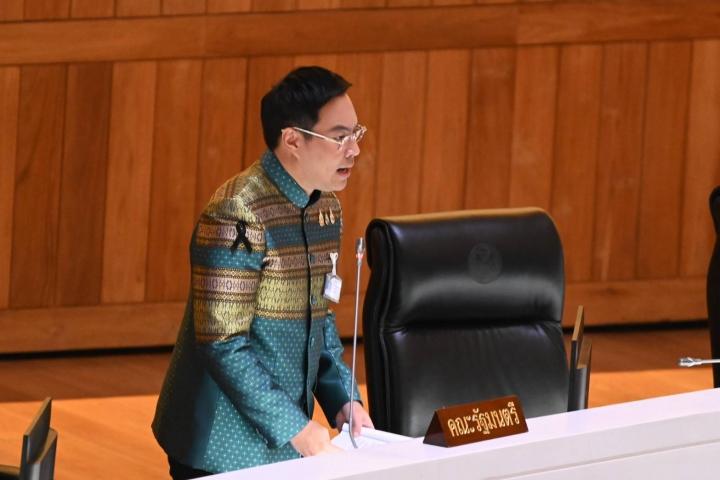 “อัครนันท์” แจงสภาฯ ปรับหลักสูตรใหม่เน้นสมรรถนะตามช่วงวัย รอประเมินผล 3 ปีก่อนกำหนดใช้ทั่วประเทศ