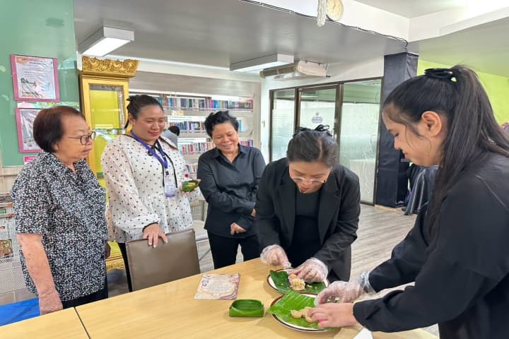 สกร. สืบสานภูมิปัญญาไทย จัดหลักสูตรระยะสั้น “ขนมข้าวตู” ส่งเสริมการเรียนรู้ตลอดชีวิต