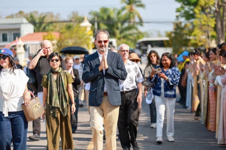 ไทย เชื่อมโลกด้วยวัฒนธรรม ด้าน วธ.นำคณะทูตเยือนสุราษฎร์ธานี เรียนรู้พระราชดำริและศักยภาพไทย