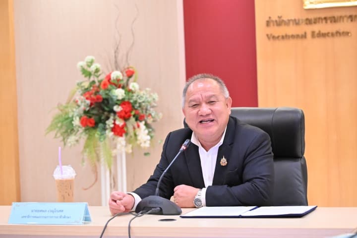 สอศ. เดินหน้าพัฒนาระบบ V-COP ติดตามผู้จบอาชีวะ มีงานทำ-ศึกษาต่อทั่วประเทศ
